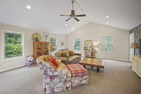 Living - 6161 Edgewood Dr, Jackson, MI 49203 photo 6 of 6