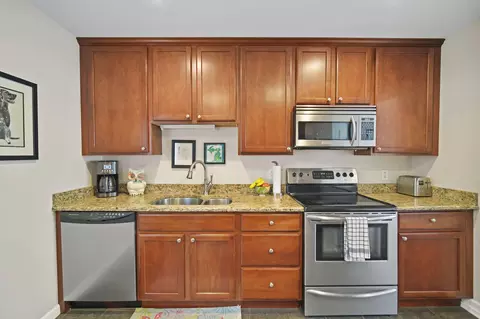 Kitchen - 6161 Edgewood Dr, Jackson, MI 49203 photo 2 of 3