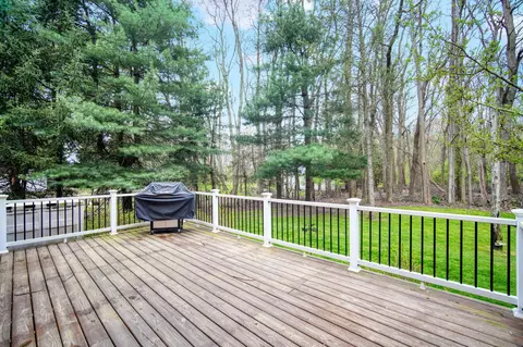 Exterior - 6161 Edgewood Dr, Jackson, MI 49203 photo 5 of 16