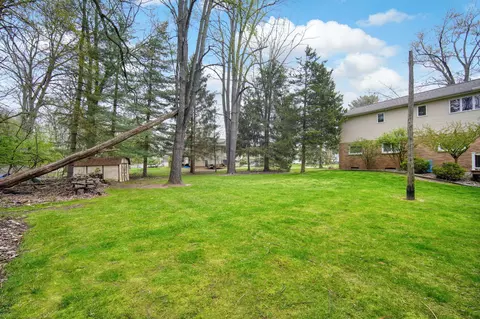 Exterior - 6161 Edgewood Dr, Jackson, MI 49203 photo 12 of 16