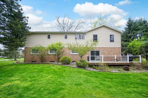 Exterior - 6161 Edgewood Dr, Jackson, MI 49203 photo 7 of 16