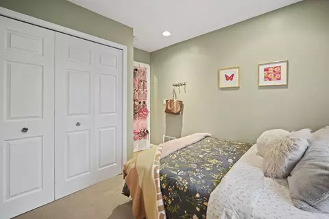 Bedroom - 6161 Edgewood Dr, Jackson, MI 49203 photo 6 of 10