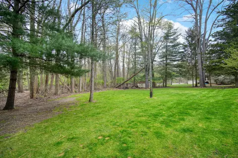 View/Area - 6161 Edgewood Dr, Jackson, MI 49203 photo 2 of 16