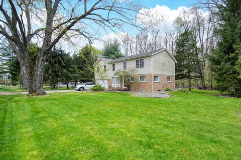 Exterior - 6161 Edgewood Dr, Jackson, MI 49203 photo 2 of 16
