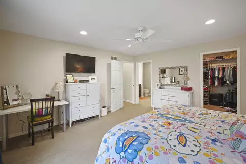 Bedroom - 6161 Edgewood Dr, Jackson, MI 49203 photo 8 of 10
