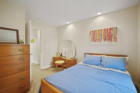 Bedroom - 6161 Edgewood Dr, Jackson, MI 49203 photo 4 of 10