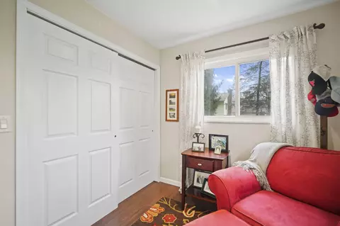 Bedroom - 6161 Edgewood Dr, Jackson, MI 49203 photo 2 of 10