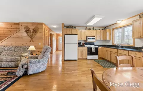 Dining - 1449 E Kinney Rd, Custer, MI 49405 photo 3 of 4