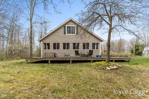 Exterior - 1449 E Kinney Rd, Custer, MI 49405 photo 2 of 11