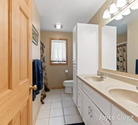 Bath - 1449 E Kinney Rd, Custer, MI 49405 photo 1 of 3
