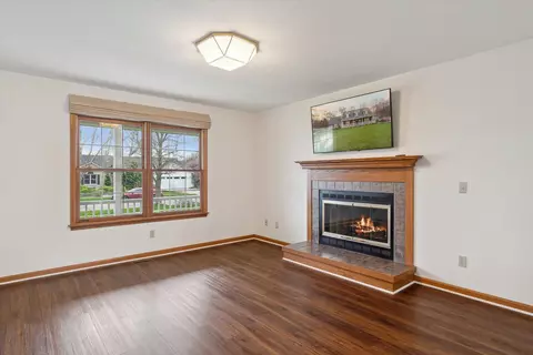 Living - 832 Stetson St, Tecumseh, MI 49286 photo 2 of 4