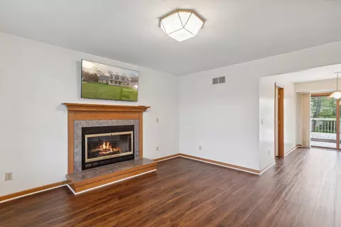 Living - 832 Stetson St, Tecumseh, MI 49286 photo 3 of 4