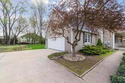 Exterior - 832 Stetson St, Tecumseh, MI 49286 photo 7 of 11