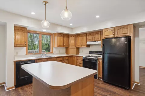 Kitchen - 832 Stetson St, Tecumseh, MI 49286 photo 2 of 5