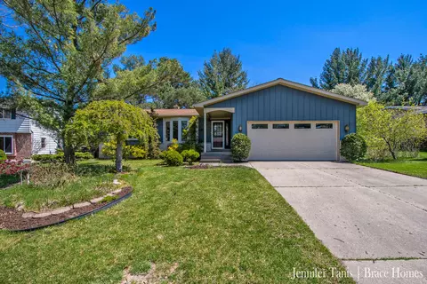 6928 Brownell Ct SE, Grand Rapids, MI 49508