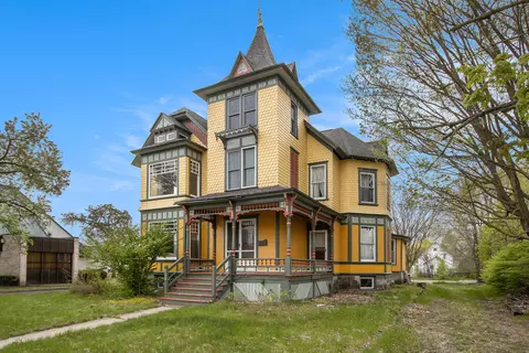 208 N Main St, Three Rivers, MI 49093