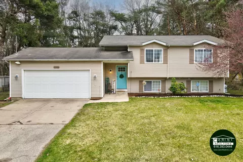 14326 Quincy St, Holland, MI 49424