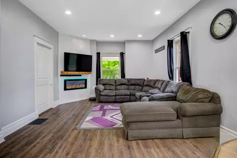 719 S Bridge St, Belding, MI 48809 photo 9