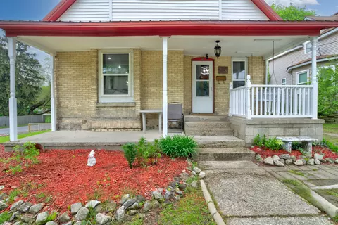 719 S Bridge St, Belding, MI 48809 photo 2