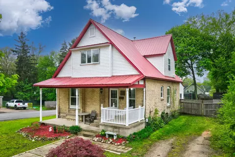719 S Bridge St, Belding, MI 48809