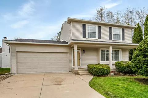 204 Wellington Dr, South Lyon, MI 48178