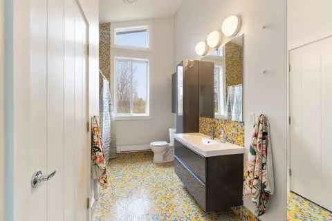 Bath - 9593 Kennedy Rd, Munith, MI 49259 photo 1 of 3