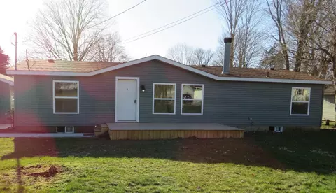 199 Garfield St, Maple Rapids, MI 48853 photo 2