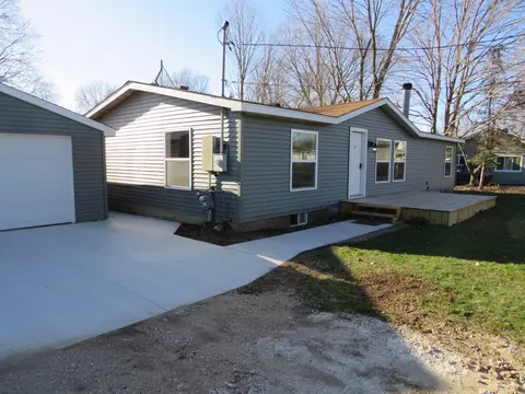 199 Garfield St, Maple Rapids, MI 48853 photo 3