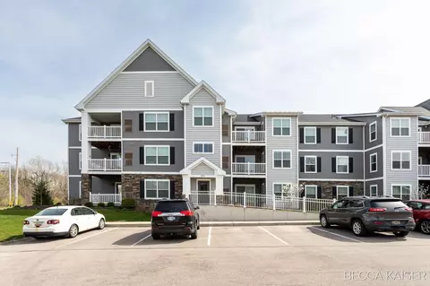 3179 Blairview Pkwy SE #107, Kentwood, MI 49512