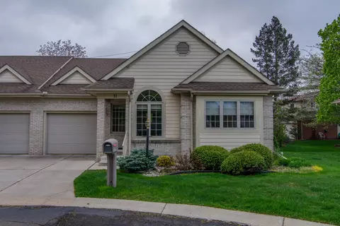 11 Hickory Ct, Dearborn Heights, MI 48127