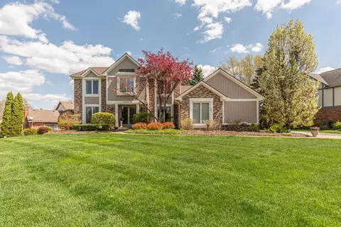 22432 Heatherwood Ct, Farmington Hills, MI 48335