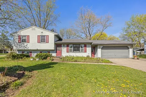 7239 Glendora Ave, Jenison, MI 49428