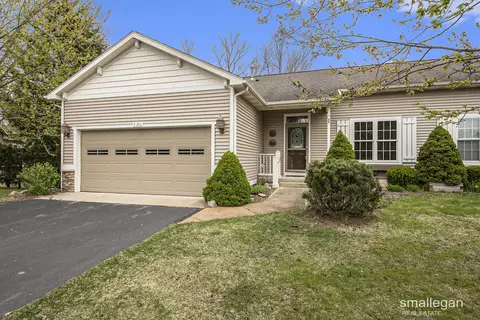 5186 Olsen Springs Ct, Wyoming, MI 49509