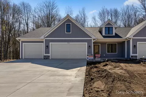 5142 Blendon Woods Ct #6, Hudsonville, MI 49426