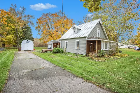 Exterior - 445 W Fenwick Rd, Fenwick, MI 48834 photo 2 of 11