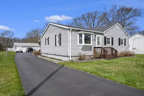 2685 Mcarthur St, Muskegon, MI 49444