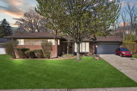 16467 Pollyanna St, Livonia, MI 48154