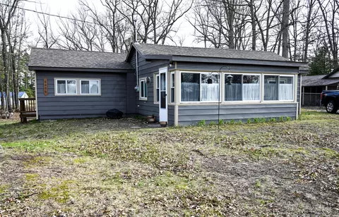 6606 Swallow Dr, Harrison, MI 48625