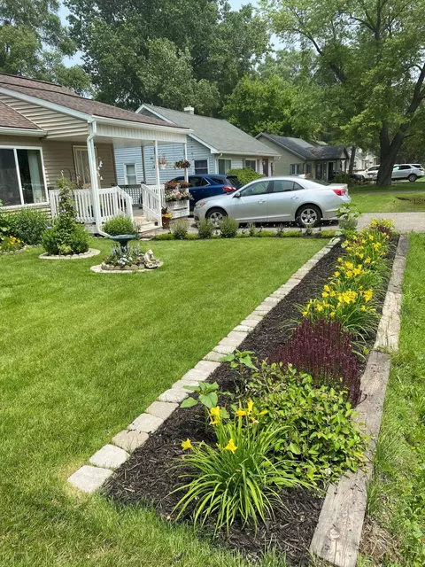 371 E Glass Rd, Ortonville, MI 48462