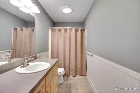 Bath - 8937 Conservancy Dr NE, Ada, MI 49301 photo 6 of 6