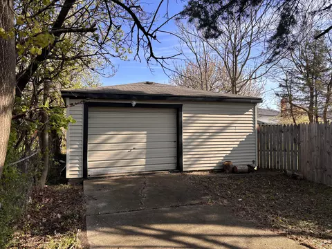 Exterior - 15320 Stricker Ave, Eastpointe, MI 48021 photo 7 of 7