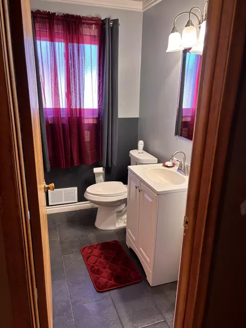 Bath - 15320 Stricker Ave, Eastpointe, MI 48021 photo 1 of 2