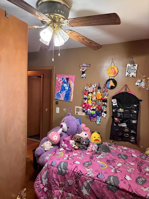 Bedroom - 15320 Stricker Ave, Eastpointe, MI 48021 photo 3 of 3