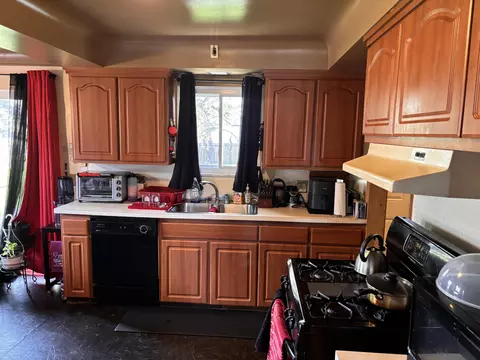Kitchen - 15320 Stricker Ave, Eastpointe, MI 48021 photo 2 of 2