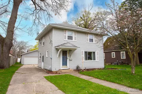 2666 Forest Grove Ave SW, Wyoming, MI 49519