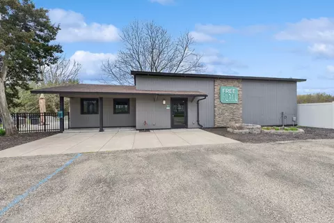 10062 Burgoyne Rd, Berrien Springs, MI 49103