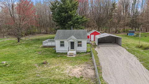 6731 Cline Rd, Fruitport, MI 49415