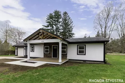 1438 West Ln, Fennville, MI 49408