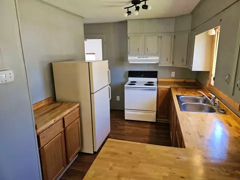 545 Sixth St, Baldwin, MI 49304 photo 8