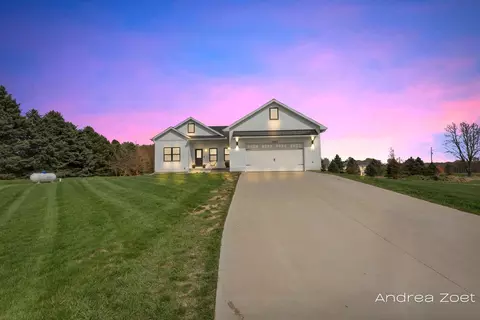 9483 Elmdale Rd, Clarksville, MI 48815